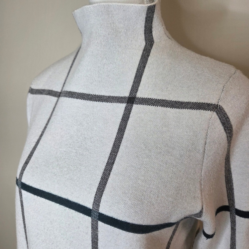 Tahari Womens XL Gray Black Windowpane Plaid Mock Neck 3/4 Sleeve Knit Sweater - Picture 2 of 6